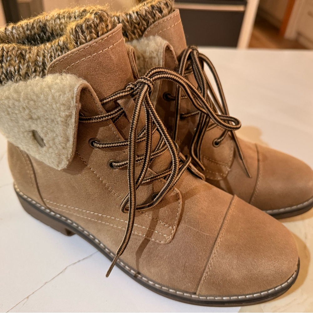 Cliffs by WHITE MOUNTAIN Brown Lace Up Boots